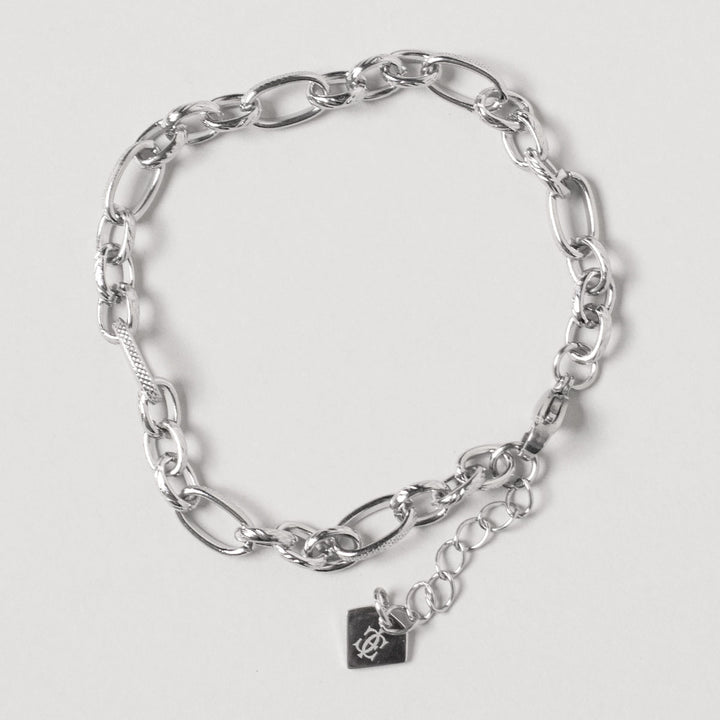 Гривна “Chained Up”