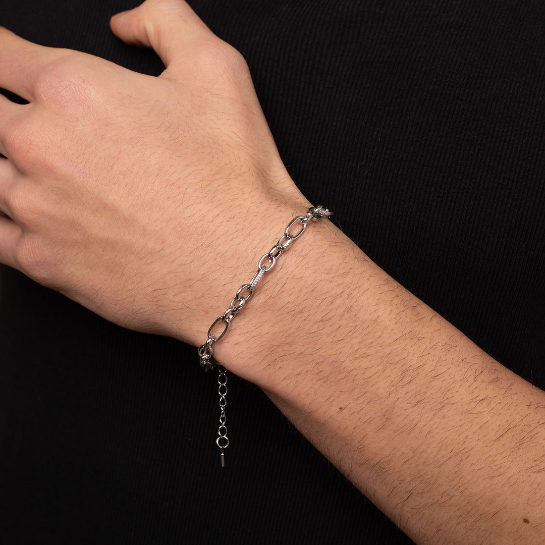 Гривна “Chained Up”