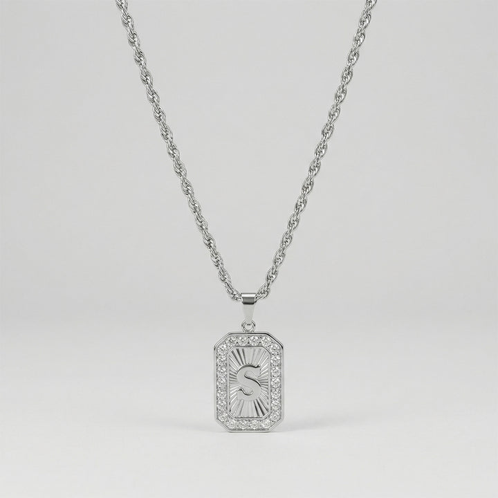 Гердан с буква "Insignia"