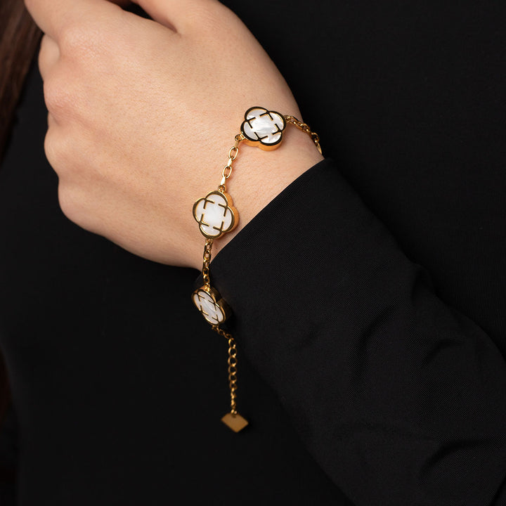 Гривна “Cloveluxe White”