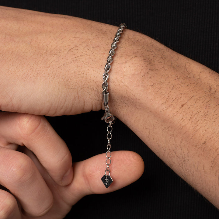 Гривна "Twisted"